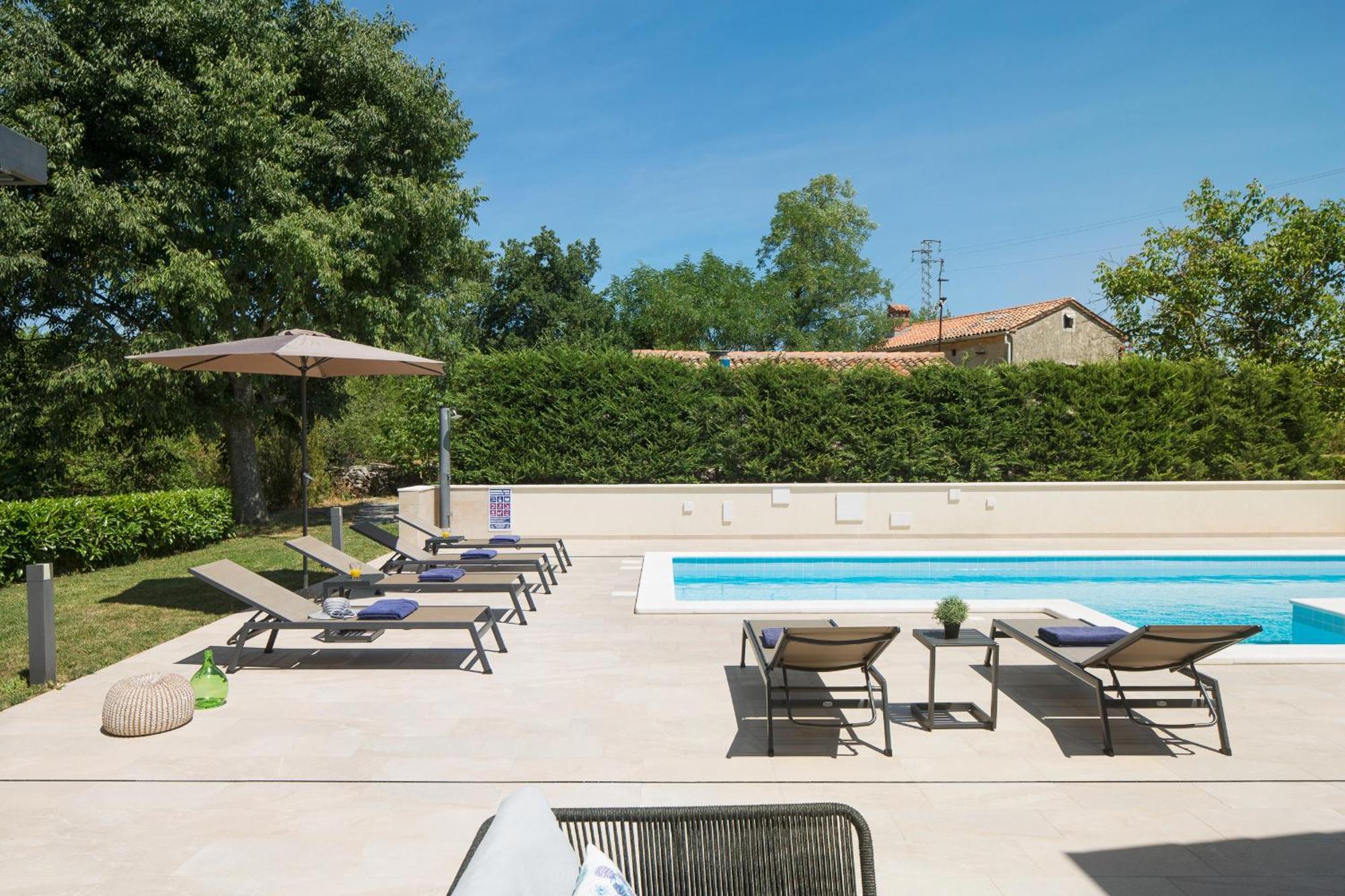 Villa Del Sol With Large Garden Perfect For Families Labin  Buitenkant foto
